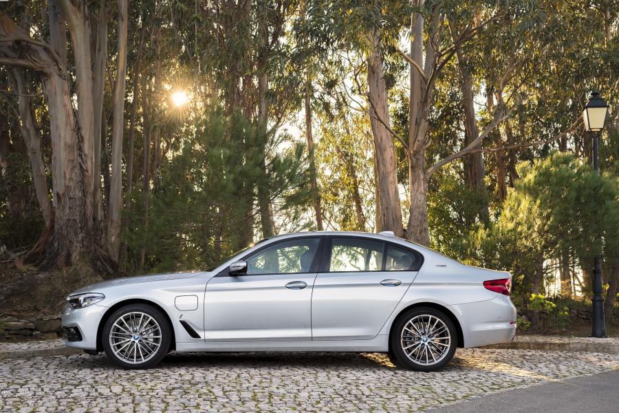  BMW 530e 2017 года  (WW) (фото 21 из 57)